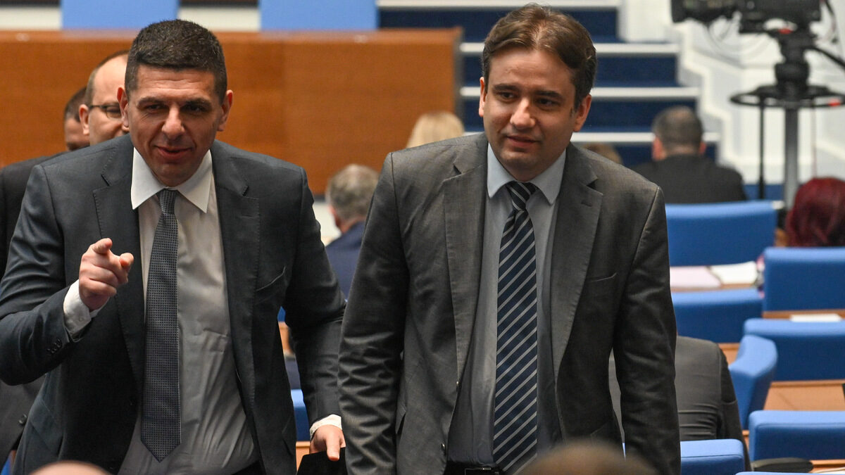 "Да, България" поиска оставката на Зафиров и представи план за отпор на завладяната държава