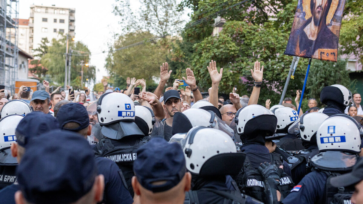 Сърбия повдигна обвинения срещу 13 души за инцидента в Нови Сад
