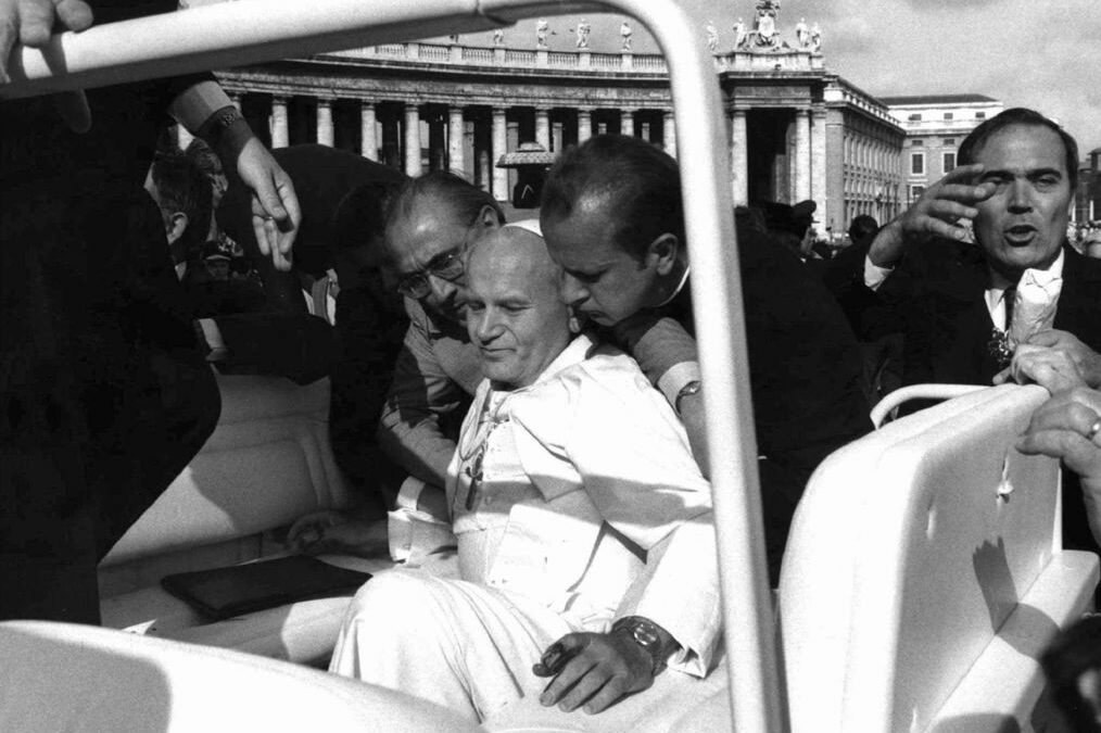 Опитът за убийство на папа Йоан Павел Втори на 13 май 1981 г. в Рим и до днес си остава неразкрита загадка, до голяма степен заради все още затворените архиви в България и Русия