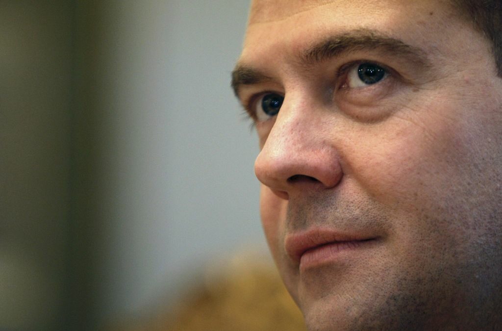 Медведев подготвя чистка сред руските губернатори