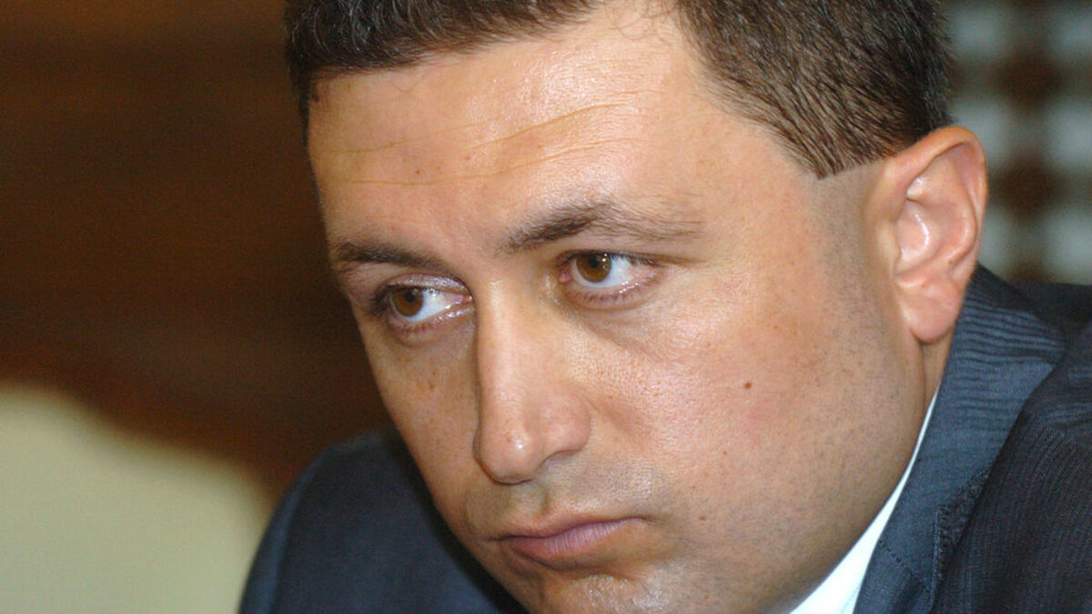 "Целта е при проверките на място да има разследващи специалисти, за да не допуснем и в бъдеще нередности като при САПАРД", обясни изпълнителният директор на фонда Атанас Кънчев.<br /> "Целта е при проверките на място да има разследващи специалисти, за да не допуснем и в бъдеще нередности като при САПАРД", обясни изпълнителният директор на фонда Атанас Кънчев.<br />