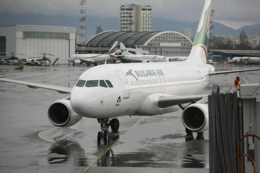 Българските авиокомпании чакат държавата да поеме летищните такси Българските авиокомпании чакат държавата да поеме летищните такси