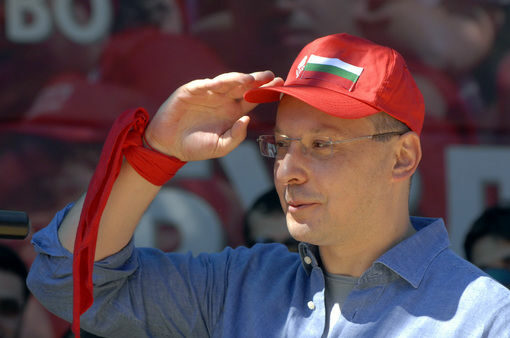 Местни структури на БСП в контранастъпление: Подкрепяме Станишев