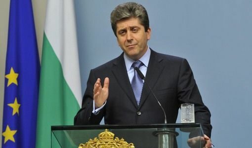 Президентът подписа указа за обнародване на военния закон