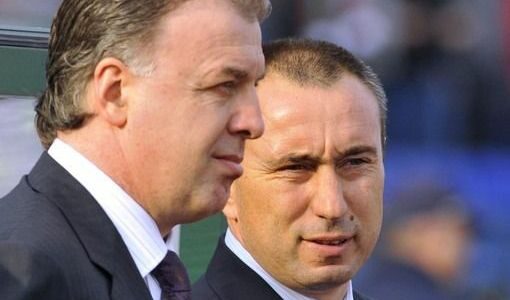 Наско Сираков (вляво) е убеден, че националният отбор ще постига резултати в следващите квалификации<br />