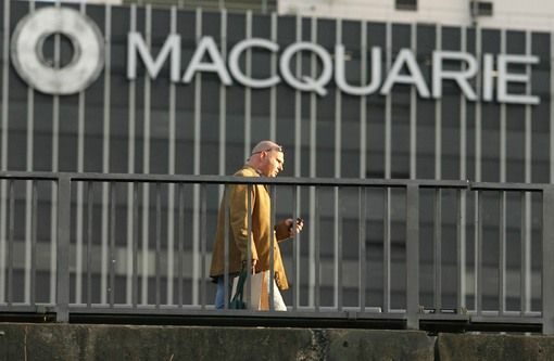 Австралийската банка Macquarie може да купи собственикa на БТК