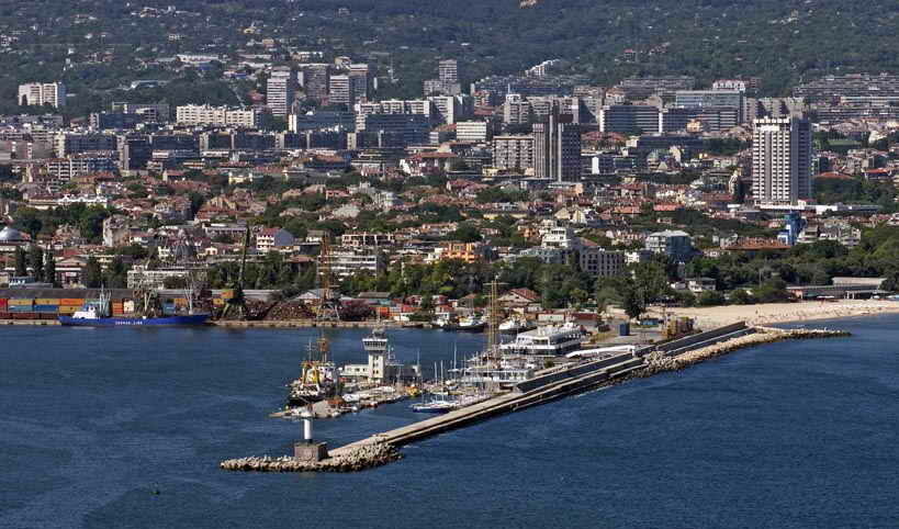 Пристанище Варна затвoрено за празни кораби Пристанище Варна затвoрено за празни кораби