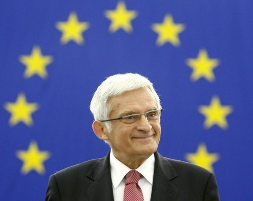 По време на първата сесия на Европейския парламент новоизбраният му председател, Йежи Бузек, ще изложи пред депутатите политическите приоритети на мандата си.