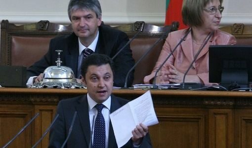 Яне Янев иска изслушване на шефа на НАП пред комисията за борба с корупцията