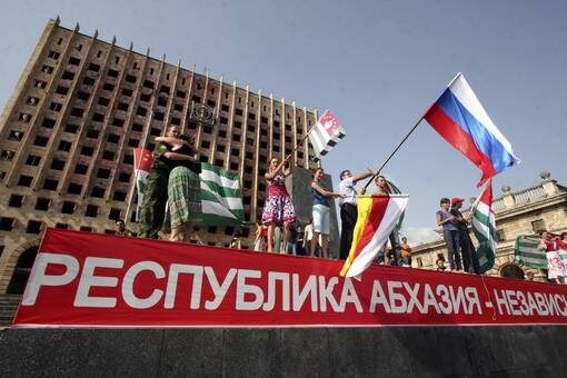 Грузинските власти освободиха капитана на кораб, нарушил ембаргото срещу Абхазия Грузинските власти освободиха капитана на кораб, нарушил ембаргото срещу Абхазия