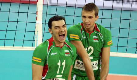 Николов (вляво) отново изрази неодобрението на към системата на Евроволей 2009<br />