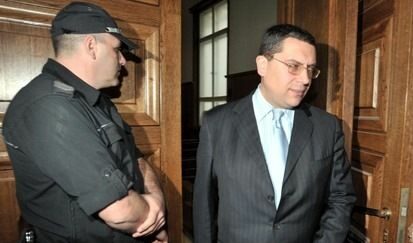 Адвокат в отпуск отложи делото САПАРД