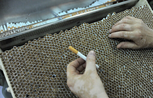 Брюксел вдига акциза върху цигарите Брюксел вдига акциза върху цигарите