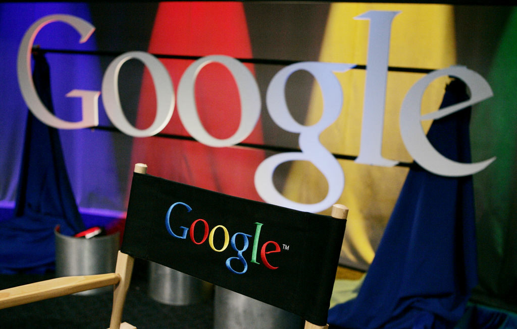 Според информация на Google, интересът на Брюксел е породен от три оплаквания, едно от тях е от конкурентът Microsoft.