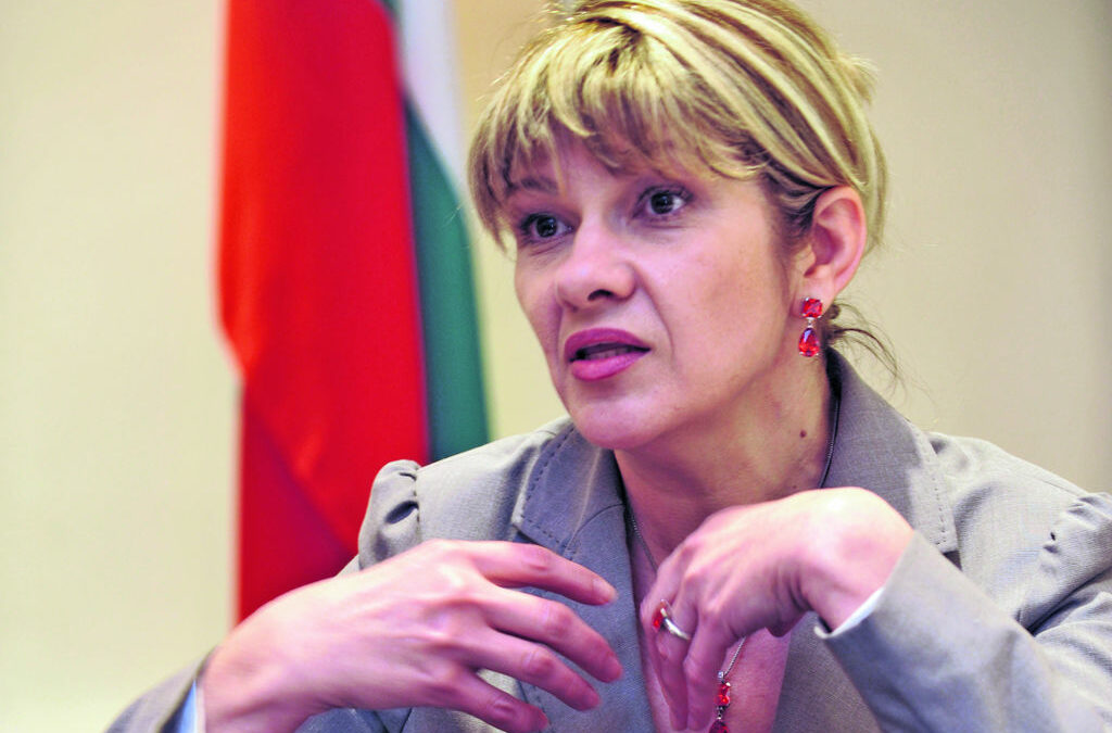 Нона Караджова, министър на околната среда