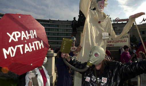 Евтините ГМО храни са насочени към бедните и пенсионерите, твърди експерт
