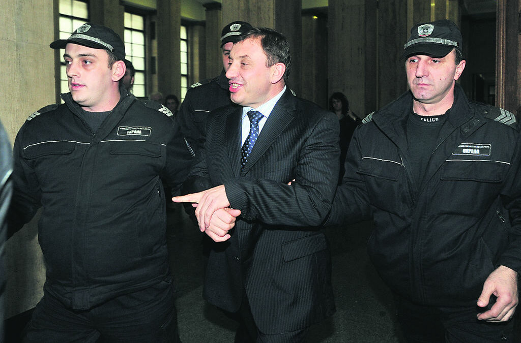 "Октопод" нарои шпионски и политически сюжети