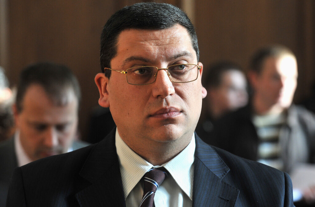 Марио Николов