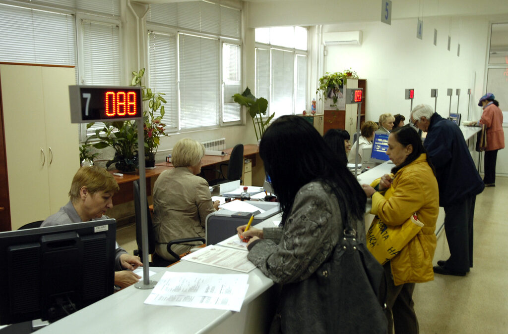 НАП ще отнема паспорти за неплатени данъци, осигуровки и глоби НАП ще отнема паспорти за неплатени данъци, осигуровки и глоби