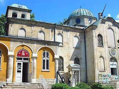 Храмът "Св. Николай чудотворец" във Варна.