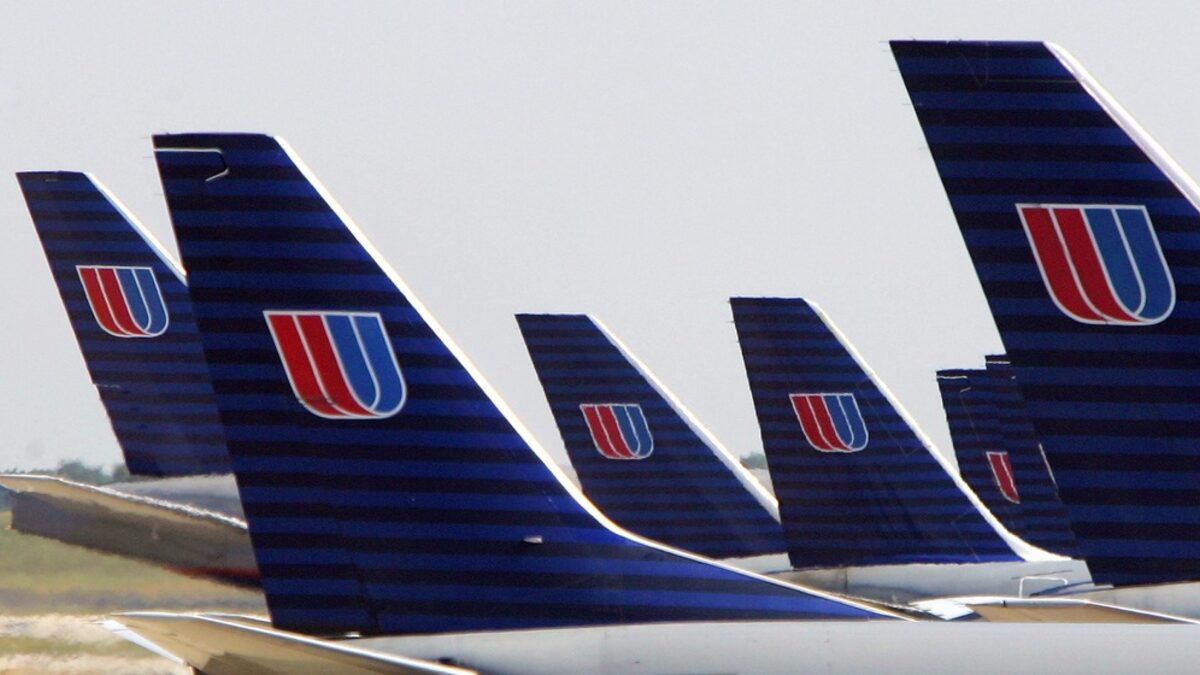 UAL и Continental се сливат в най-голямата авиокомпания в света