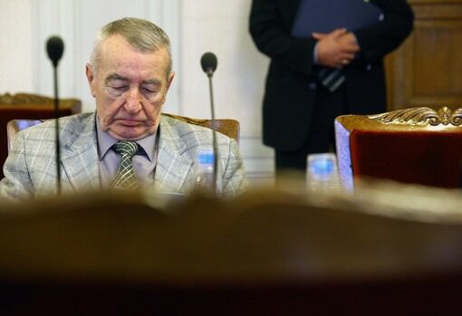 Почина писателят Дончо Цончев