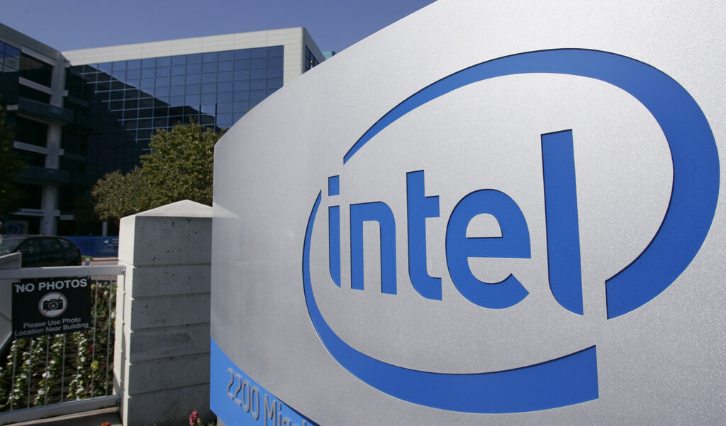 Intel ще придобие McAfee за около 7.6 млрд. долара