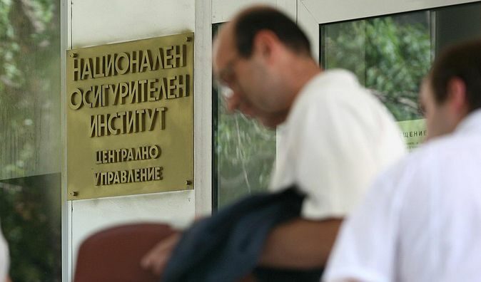 Синдикатите искат 3% увеличение на пенсионните вноски, кабинетът засега мълчи