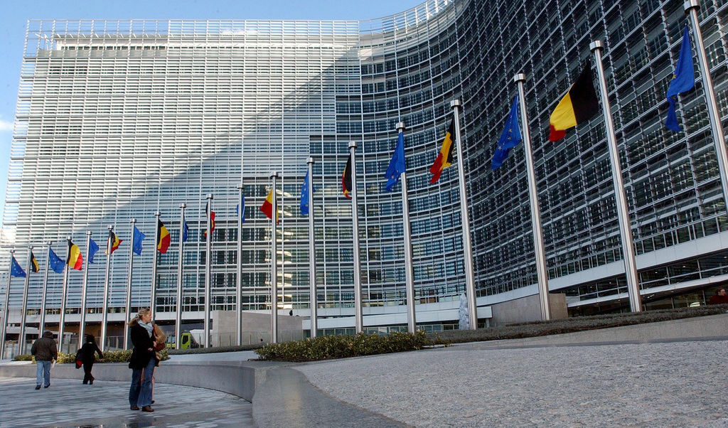 Еврокомисията ще пренаписва правилата за конфликти на интереси