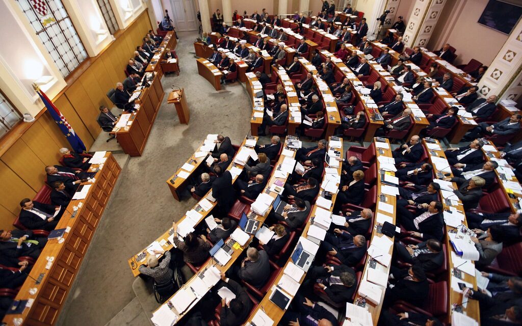 Парламентът гласува късно снощи вота на недоверие към правителството на Хърватия
