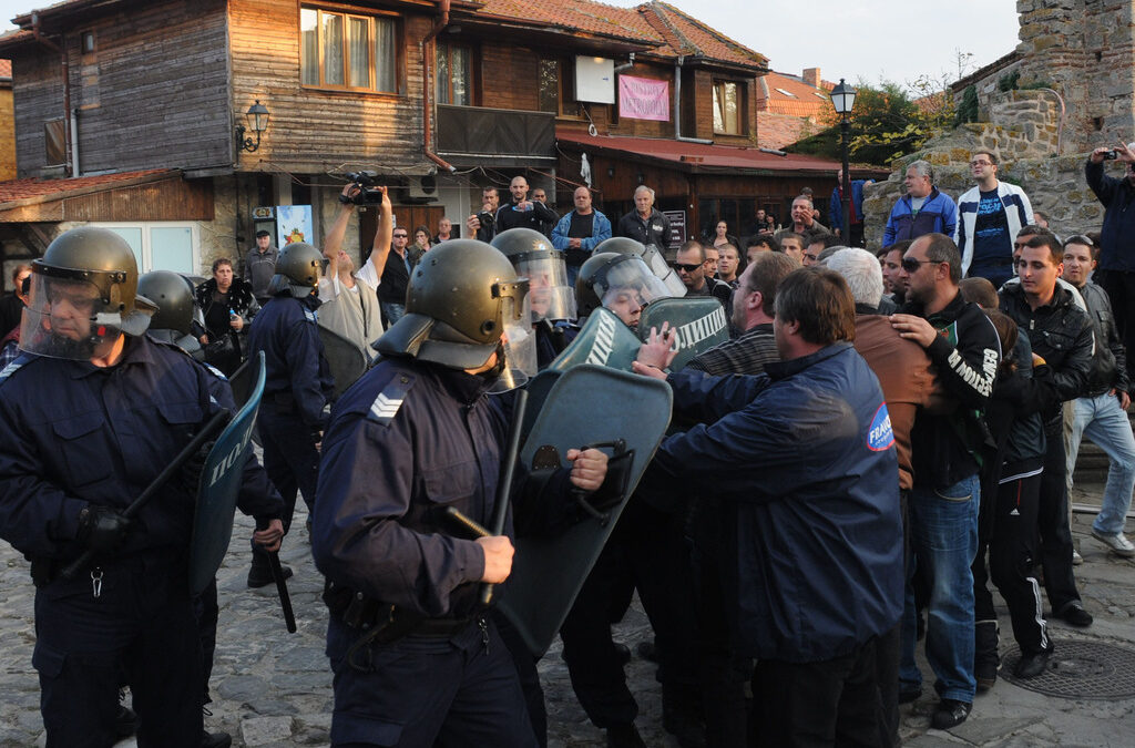 Преговори потушават напрежението в Несебър от акцията срещу незаконните строежи Преговори потушават напрежението в Несебър от акцията срещу незаконните строежи