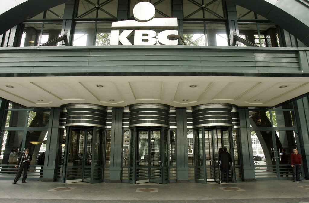 Белгийската KBC напредва с разпродажбата на бизнеси