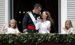 Имало едно време една телевизионна водеща, която станала кралица Имало едно време една телевизионна водеща, която станала кралица