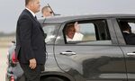 Папата на "Фиат" 500 в САЩ: призив за смиреност или скрита реклама Папата на "Фиат" 500 в САЩ: призив за смиреност или скрита реклама