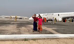 Самолет се приземи аварийно "по корем" в Мианмар