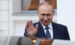 Путин позволи на банките да не плащат задълженията си във "враждебни" валути (допълнена)
