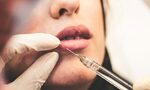 Едва 35% от българите смятат, че естетическите корекции правят жените по-красиви Едва 35% от българите смятат, че естетическите корекции правят жените по-красиви