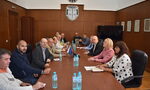 Предозиране: Гешев се мъчи да се разграничи от държавата, в която е на върха