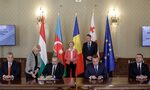 Кабел през Черно море ще доставя "зелен" ток от Азербайджан в Румъния Кабел през Черно море ще доставя "зелен" ток от Азербайджан в Румъния