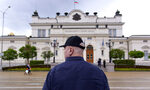Слави Трифонов размисли и ще подаде имуществената си декларация