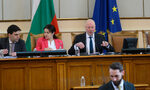 Депутатите отново се скараха заради парламентарните комисии, докато гласуват правилника Депутатите отново се скараха заради парламентарните комисии, докато гласуват правилника