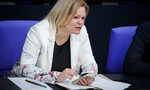 Германия проучва кандидатстване за убежище да става от страни извън ЕС Германия проучва кандидатстване за убежище да става от страни извън ЕС