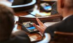 Парламентът сформира постоянните комисии, без да определи ръководствата им Парламентът сформира постоянните комисии, без да определи ръководствата им