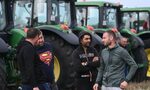 Протестиращите земеделци към министъра: Присъединете се към нас, и вас ви изработиха Протестиращите земеделци към министъра: Присъединете се към нас, и вас ви изработиха
