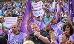 Блокадите продължават, протестиращите прехвърлиха решаването на проблема в парламента Блокадите продължават, протестиращите прехвърлиха решаването на проблема в парламента
