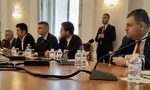"Спрете телефона, колега": Живо излъчване от срещата показва как Пеевски се разпорежда