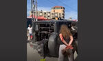 Видео показва как бойци на "Хамас" взимат заложници Видео показва как бойци на "Хамас" взимат заложници