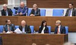 ГЕРБ и ДПС отново оставиха "Продължаваме промяната - Демократична България" сама да защитава кабинета ГЕРБ и ДПС отново оставиха "Продължаваме промяната - Демократична България" сама да защитава кабинета