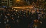 Ранени, арестувани и вандализъм след планиран като мирен протест срещу футболния съюз