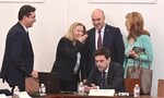 Партиите се надяват на мнозинство за промени в Конституцията въпреки споровете по други теми Партиите се надяват на мнозинство за промени в Конституцията въпреки споровете по други теми